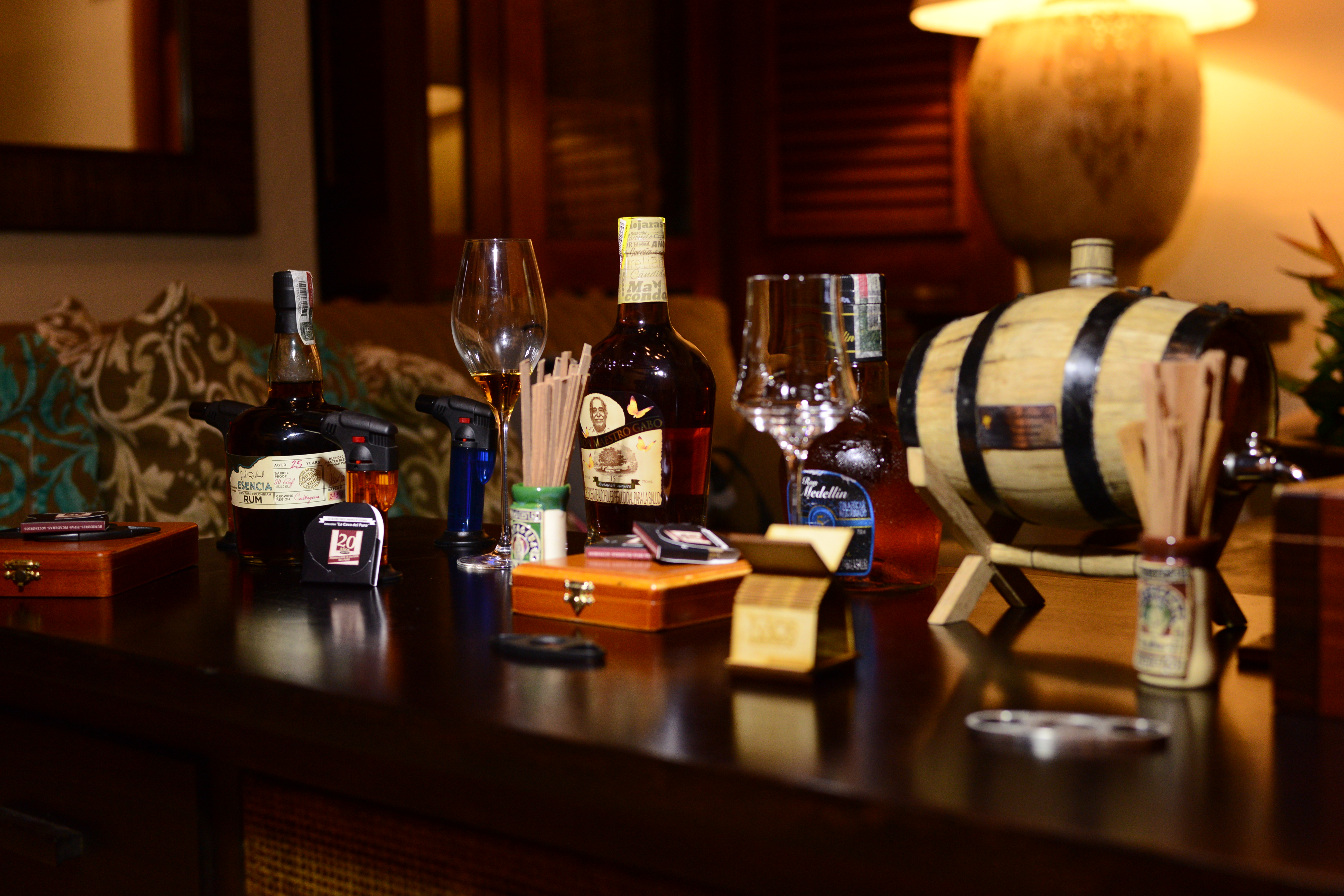 Oak-aged Colombian brandy paired with Fine Aroma cacao in bar form