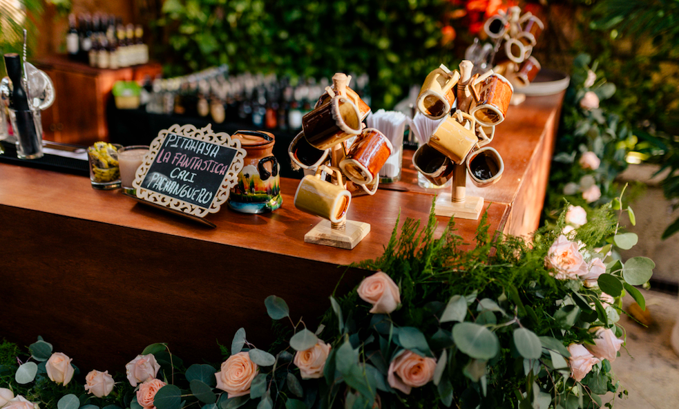 Live cigar hand rolling show at luxury wedding reception Cartagena
